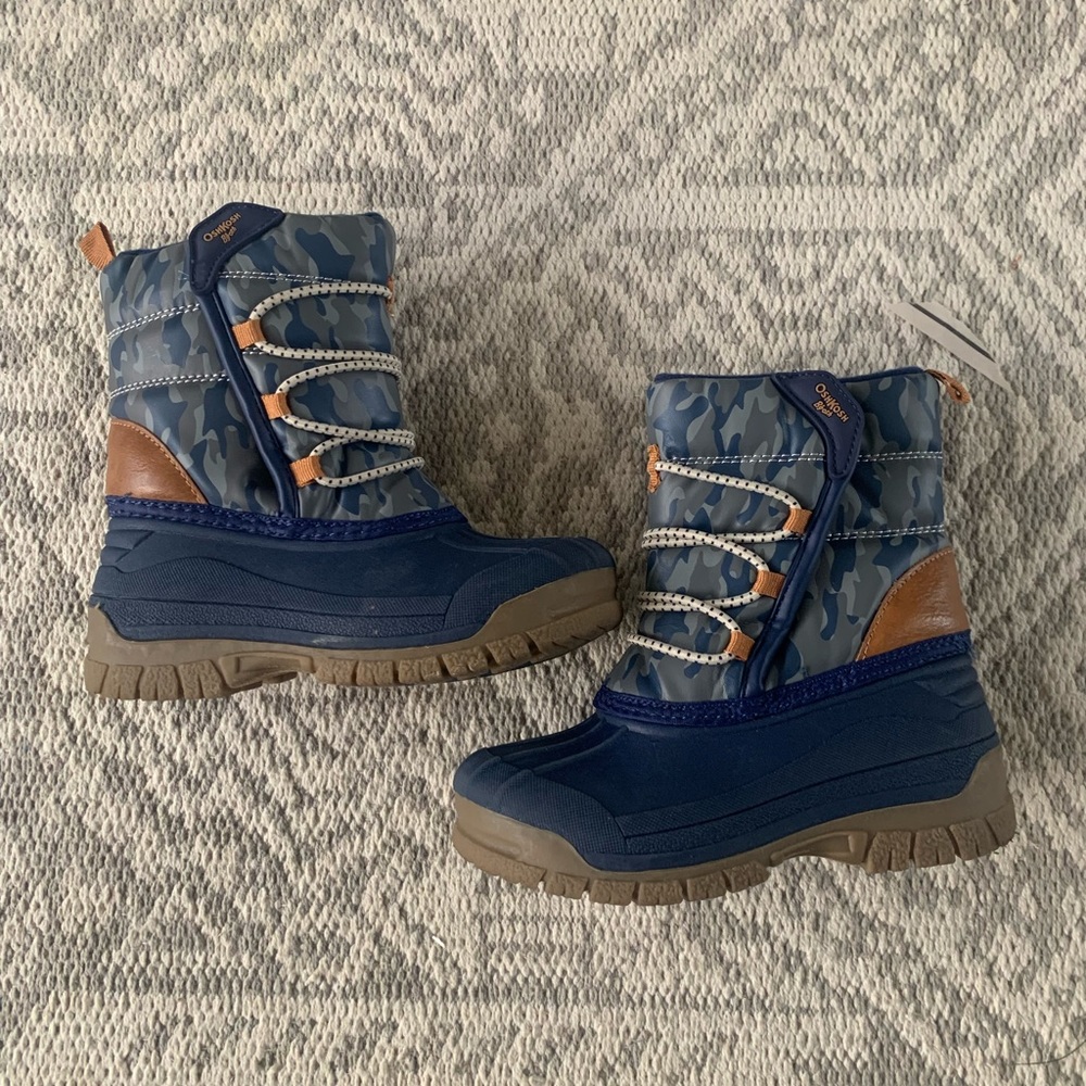 Snow boots